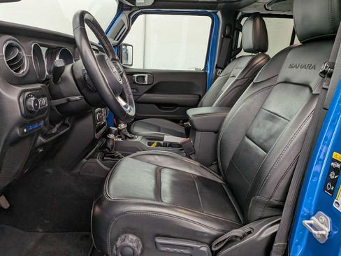 Used 2022 Jeep Wrangler Unlimited Sahara w/ Cold Weather Group image 16