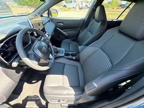 Used 2026 Toyota Corolla Cross AWD Hybrid w/ Convenience Package image 12
