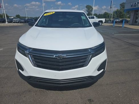 Used 2024 Chevrolet Equinox LS w/ LS Convenience Package AWD/4WD image 2