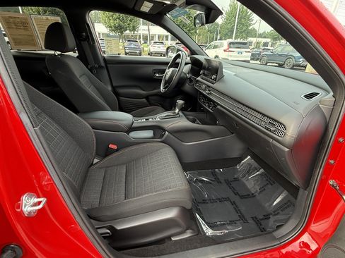 Certified 2025 Honda HR-V Sport image 32