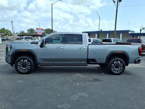 Used 2024 GMC Sierra 3500 Denali Ultimate AWD/4WD image 2
