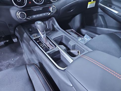 New 2025 Nissan Sentra SR w/ Midnight Edition image 23