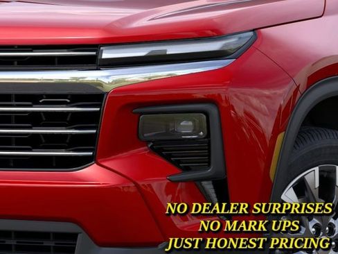 New 2026 Chevrolet Traverse LT w/ Sun and Wheel Package FWD image 10