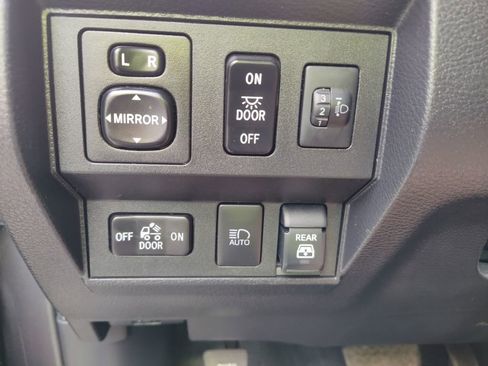 Used 2021 Toyota Tundra Limited image 27