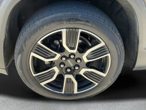 Used 2019 GMC Acadia SLT w/ LPO, Black Accent Package FWD image 9