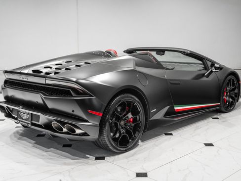Used 2016 Lamborghini Huracan LP 610-4 AWD/4WD image 7