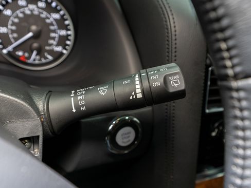 Used 2024 Nissan Armada SL w/ Captain's Chairs Package image 29