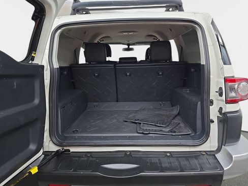 Used 2012 Toyota FJ Cruiser 4WD w/ Convenience Pkg image 14