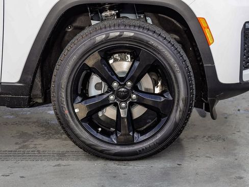 New 2026 Jeep Grand Cherokee Limited AWD/4WD image 11