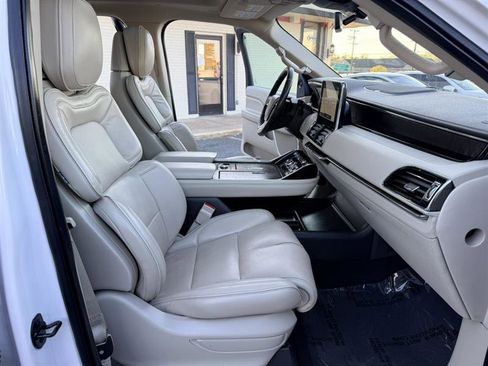 Used 2019 Lincoln Navigator L Reserve w/ Cargo Package AWD/4WD image 11