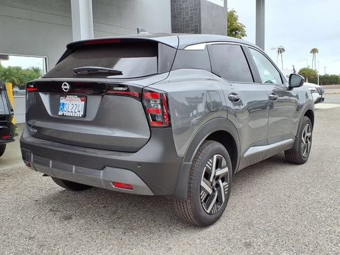 Used 2025 Nissan Kicks SV FWD image 20