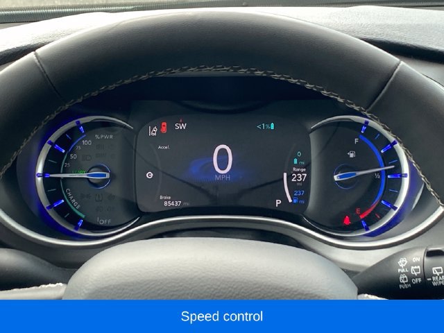 Used 2024 Chrysler Pacifica Limited FWD image 9