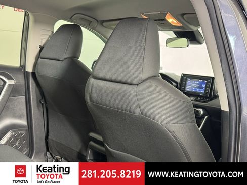 Certified 2021 Toyota RAV4 LE image 17