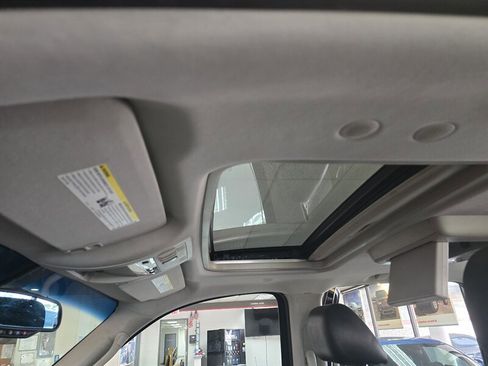 Used 2013 GMC Yukon XL Denali image 30