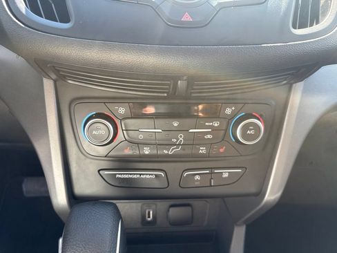 Used 2018 Ford Escape SE AWD/4WD image 16
