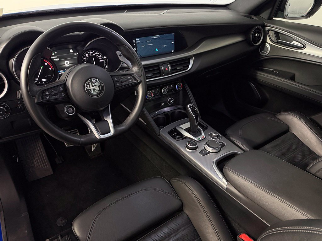 Used 2023 Alfa Romeo Stelvio Veloce AWD/4WD image 14