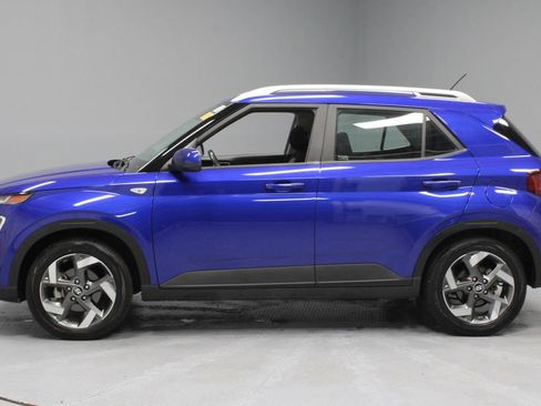 Used 2024 Hyundai Venue SEL FWD image 5