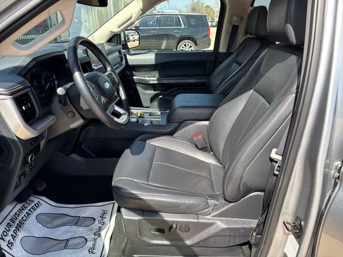 Used 2024 Ford Expedition Max XLT image 10