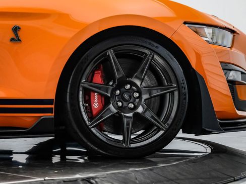 Used 2020 Ford Mustang Shelby GT500 w/ Carbon Fiber Track Pack RWD image 99