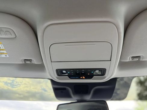 Used 2025 Ford Expedition Active AWD/4WD image 41
