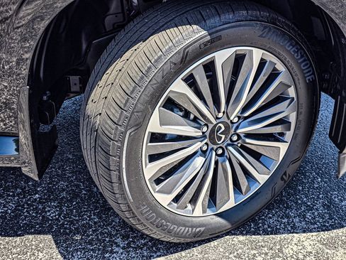 Certified 2025 INFINITI QX80 Sensory AWD/4WD image 7
