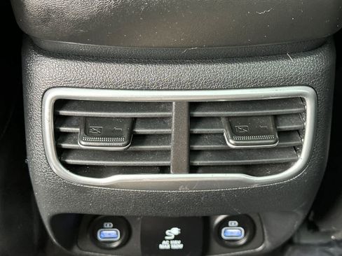 Used 2023 Hyundai Santa Fe Limited image 14