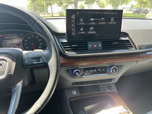 Used 2023 Audi Q5 2.0T Premium w/ Convenience Package AWD/4WD image 31