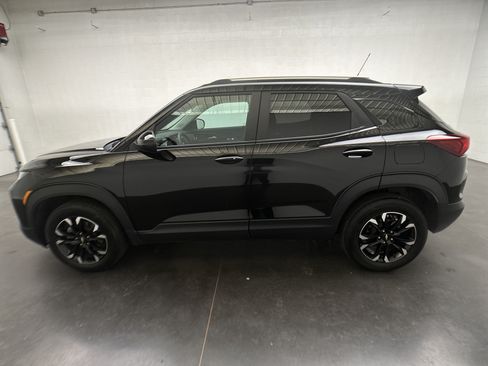 Used 2023 Chevrolet TrailBlazer LT AWD/4WD image 5