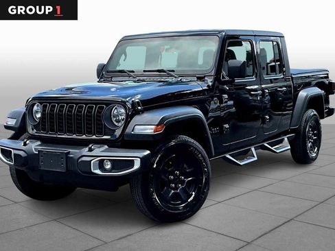 Used 2024 Jeep Gladiator Sport image 1