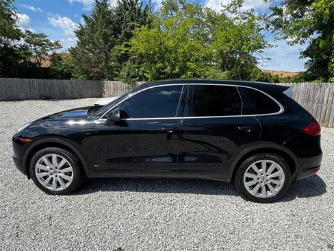 Used 2014 Porsche Cayenne image 8