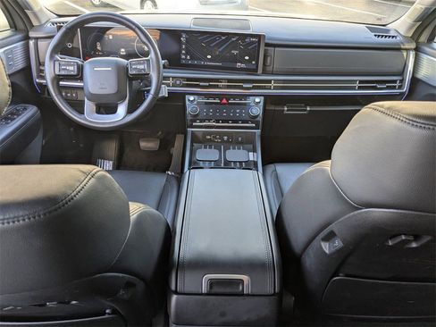 Used 2025 Hyundai Santa Fe Limited image 29