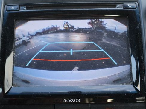 Used 2017 Toyota Camry XLE image 10