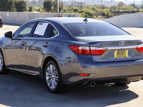 Used 2013 Lexus ES 350 w/ Premium Pkg FWD image 2