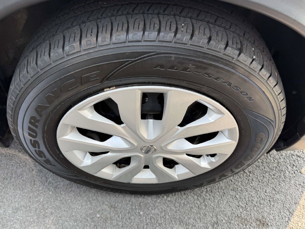 Used 2019 Nissan Rogue S AWD/4WD image 8