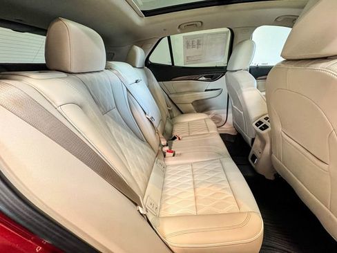 Used 2022 Buick Envision Avenir w/ Technology Package II image 25