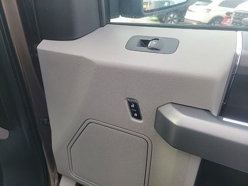 Used 2017 Ford F150 XLT w/ Equipment Group 302A Luxury image 37