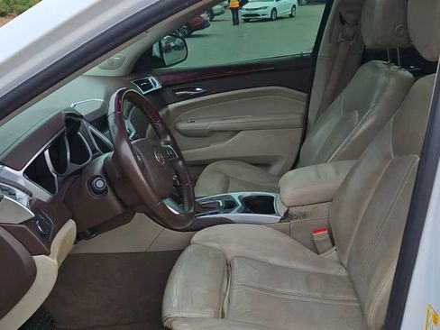 Used 2011 Cadillac SRX Luxury image 5