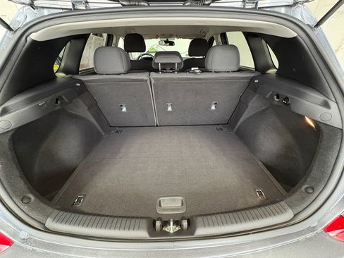 Used 2018 Hyundai Elantra GT FWD image 28