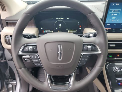 Certified 2022 Lincoln Nautilus Reserve image 14