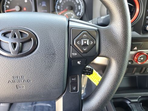 Used 2020 Toyota Tacoma SR image 20