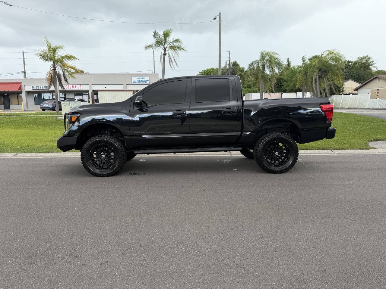 Used 2019 Nissan Titan SV w/ SV Convenience Package AWD/4WD image 18