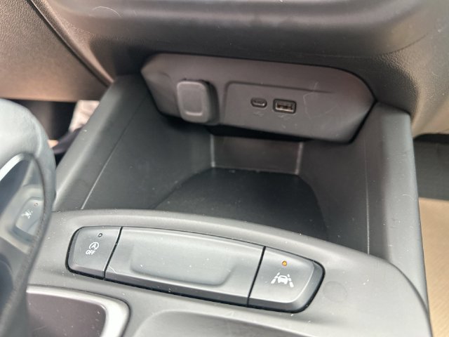 Used 2024 Chevrolet Trax RS FWD image 41