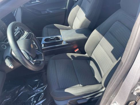Used 2025 Chevrolet Equinox LT image 35