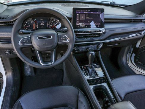 Used 2022 Jeep Compass Altitude image 21