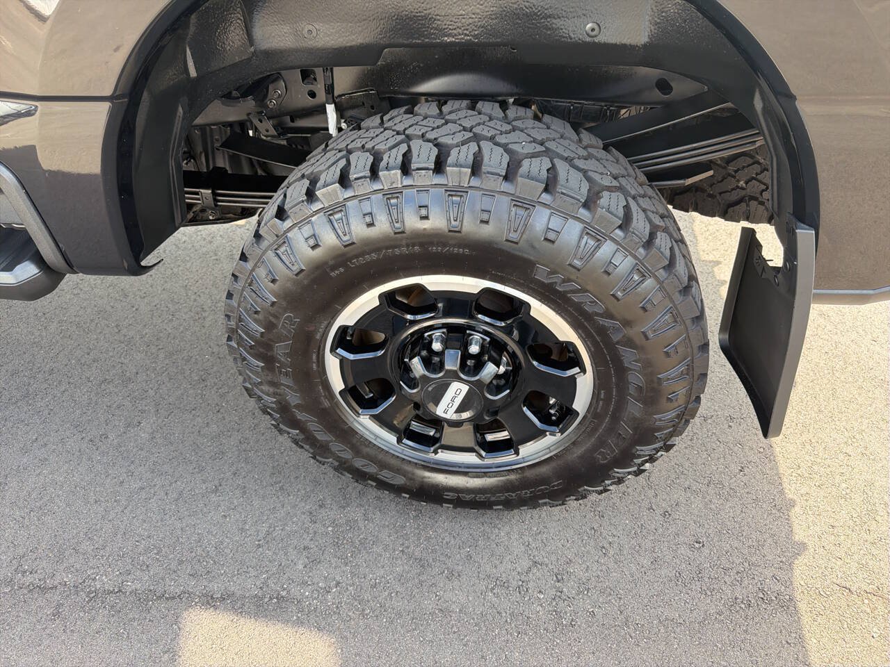 Used 2026 Ford F250 Platinum w/ Tremor Off-Road Package AWD/4WD image 11