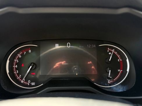 Used 2024 Toyota RAV4 XLE FWD image 9