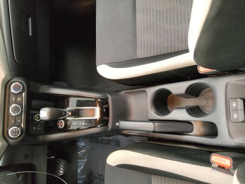 Used 2021 Nissan Versa SV image 26