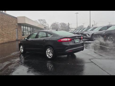 Used 2015 Ford Fusion SE image 6