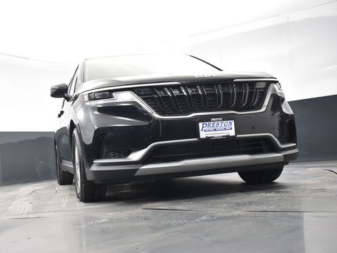 Used 2024 Kia Carnival LX image 29