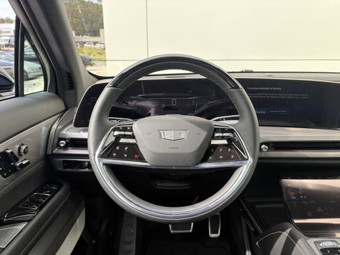 New 2026 Cadillac Vistiq Luxury image 19